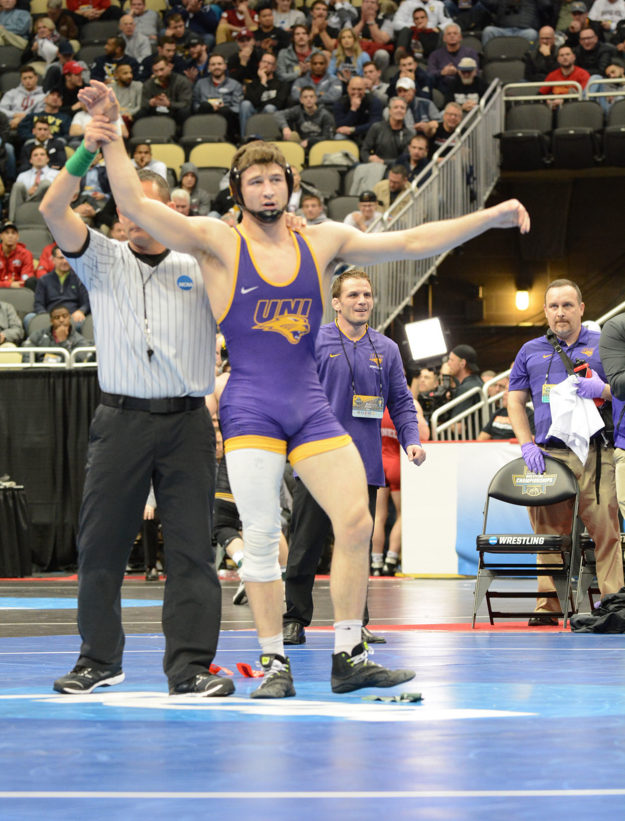 032219ho-ncaa-foster-wins